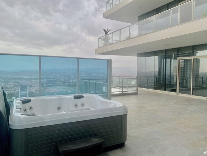 Alquiler de Penthouse con jacuzzi en el PH Regalia - Costa del Este
