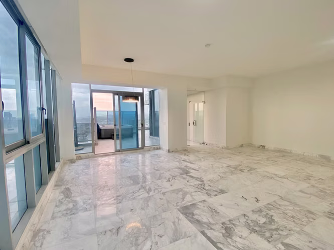 Alquiler de Penthouse con jacuzzi en el PH Regalia - Costa del Este