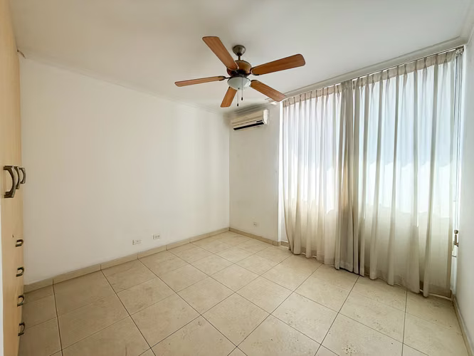 Apartamento Espacioso en Venta en El Cangrejo en Solaris