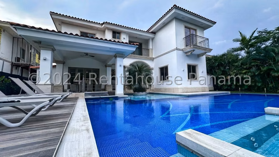 House for rent in Santa Maria 26*4777mfk