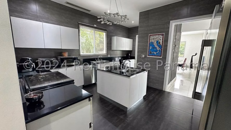 Alquiler Bella  Casa en Santa Maria con piscina  26*4777mfk