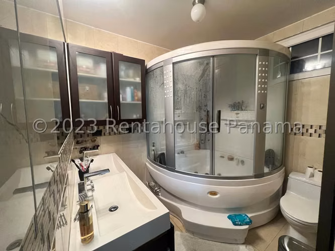 Se Vende Casa en Brisas Del Golf MDV26-4994