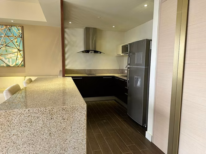 Venta de Apartamento en Waldorf Astoria | Amoblado | Calle Uruguay
