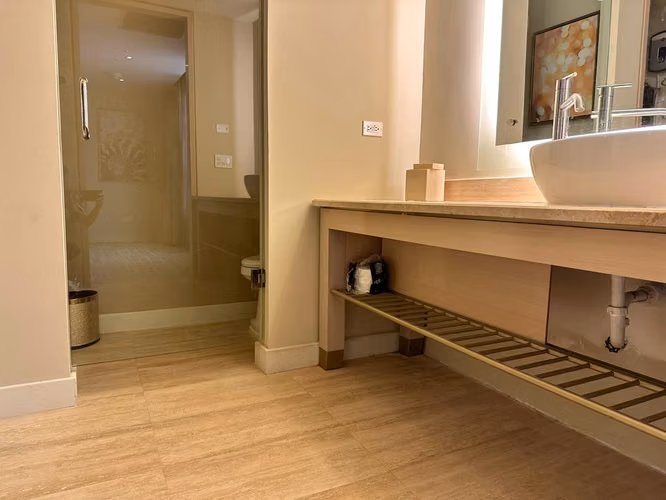Venta de Apartamento en Waldorf Astoria | Amoblado | Calle Uruguay
