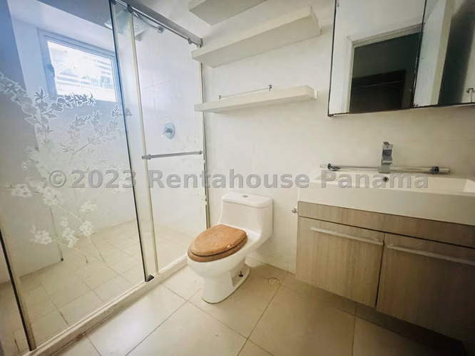 Se Vende Apartamento en Avenida Balboa YDU
