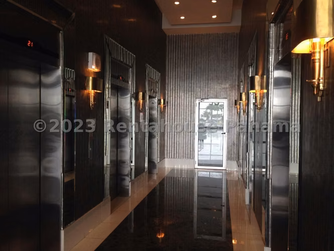 Se Vende Apartamento en Avenida Balboa YDU