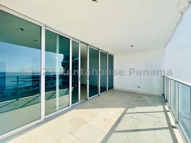 Se Vende Apartamento en Avenida Balboa YDU
