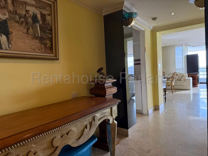 Se Vende Apartamento en Avenida Balboa YDU