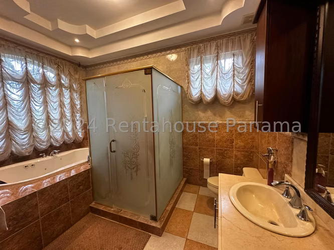 Se Vende Casa en Brisas Del Golf YDU