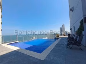 Venta de Apartamento con 97m2 en Bella Vista PH Vista Balboa 26-1127SR