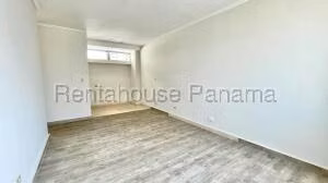 Venta de Apartamento con 157m2 en Punta Paitilla PH Plaza Paitilla 26-6077SR