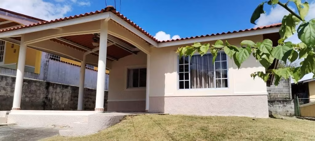 ALQUILER CASA ARRAIJÁN BELMONTE