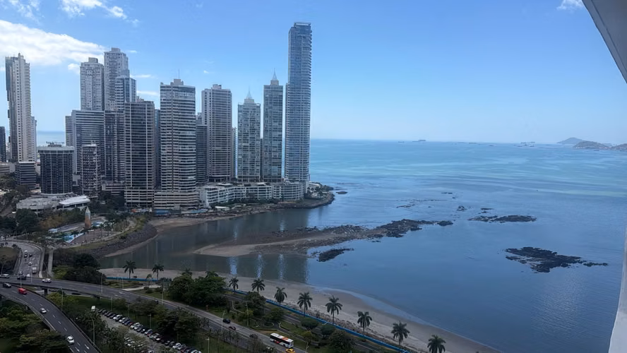Venta de Apartamento PH BAYFRONT TOWER - Frente a la Cinta Costera