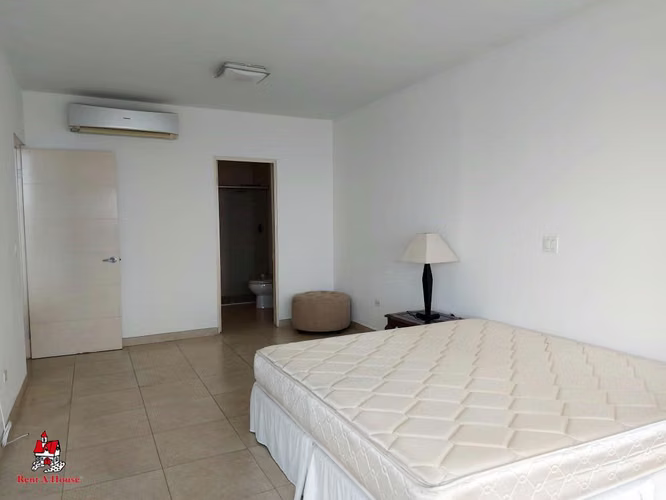 Apartamento en Venta en Avenida Balboa. H2O ON THE OCEAN. 2 Parking y Depósito