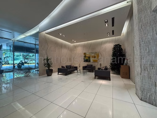 Apartamento en Venta en Avenida Balboa. H2O ON THE OCEAN. 2 Parking y Depósito