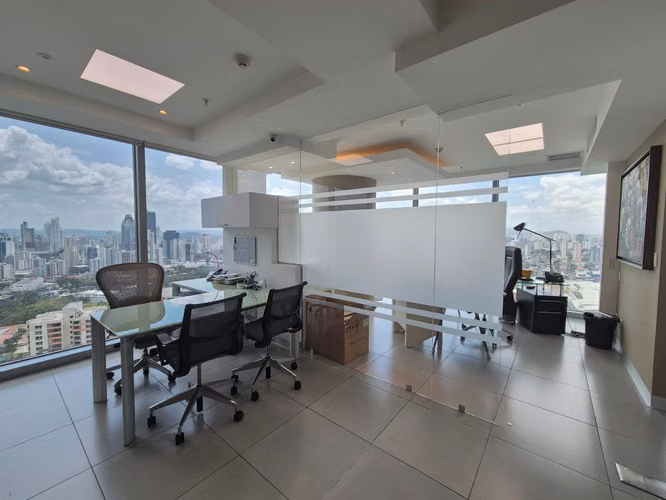 SE ALQUILA OFICINA REMODELADA AMOBLADA EN OCEANIA BUSINESS CENTER PUNTA PACIFICA