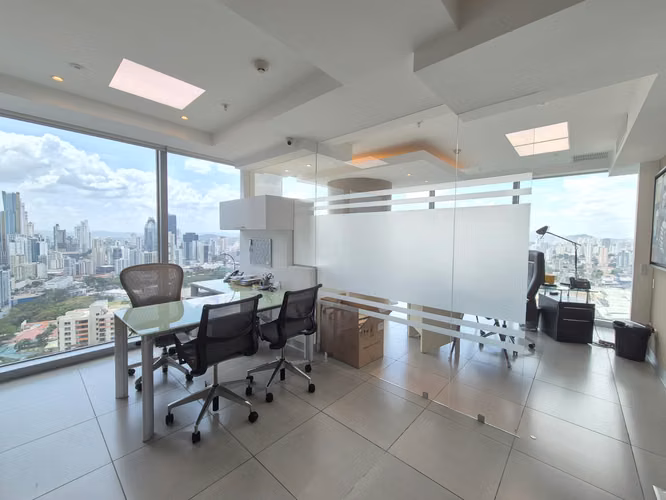 SE ALQUILA OFICINA REMODELADA AMOBLADA EN OCEANIA BUSINESS CENTER PUNTA PACIFICA