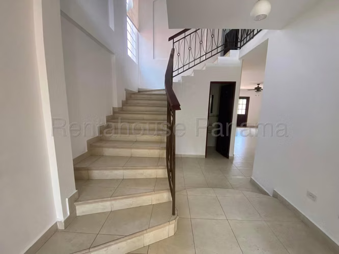 Se Vende Casa en Costa Sur MDV26-5991