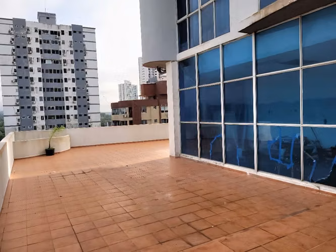 Venta en Villa de las Fuentes, PH Crystal Hills
