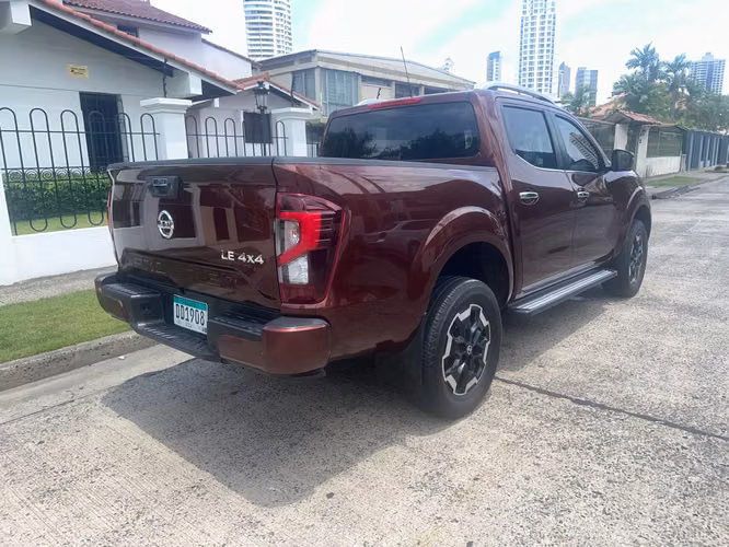 NISSAN NP300 LE