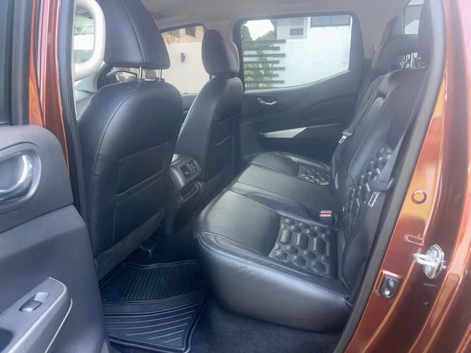 NISSAN NP300 LE