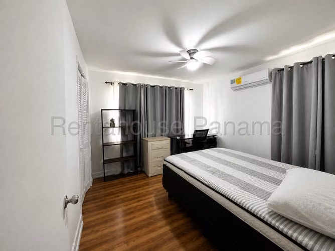 Venta de edificio en Clayton de 4 apartamentos 26JSS8002
