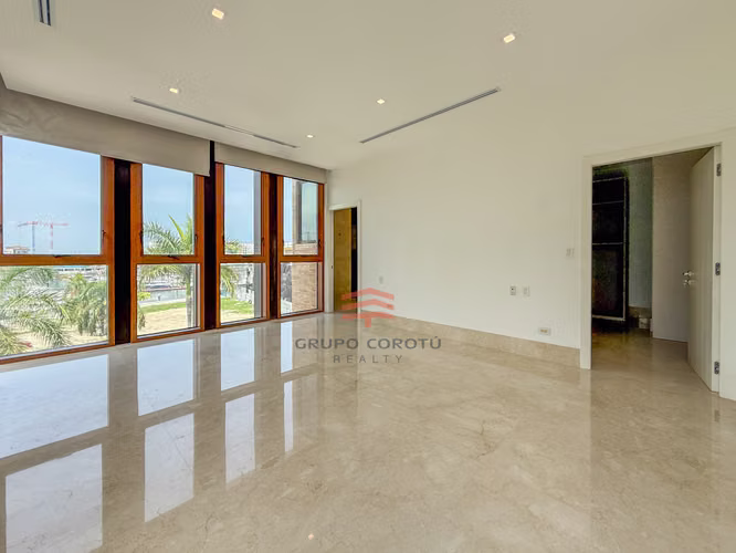 ALQUILER AMPLIO APARTAMENTO OCEAN REEF IMPECABLE 350 MTS