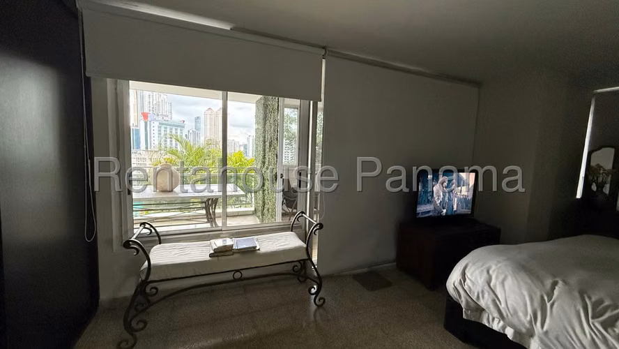 Vendo Apartamento de 169 m² en PH Panorama, La Cresta 26-4911GG
