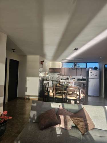 ALQUILER PARA SOLO HOMBRES AVENIDA BALBOA - HABITACION PEQUEÑA