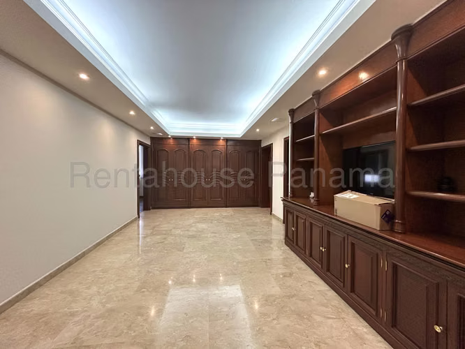 Vendo Apartamento de 430 m² en PH The Mirage, Paitilla 26-7588GG