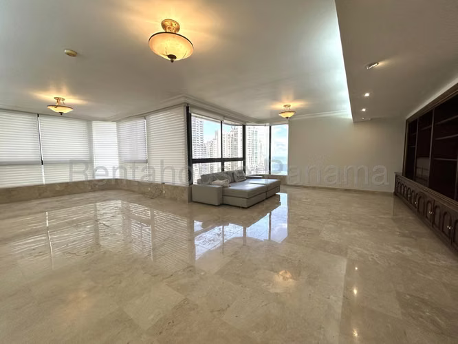 Vendo Apartamento de 430 m² en PH The Mirage, Paitilla 26-7588GG