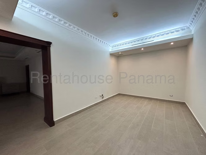Vendo Apartamento de 430 m² en PH The Mirage, Paitilla 26-7588GG