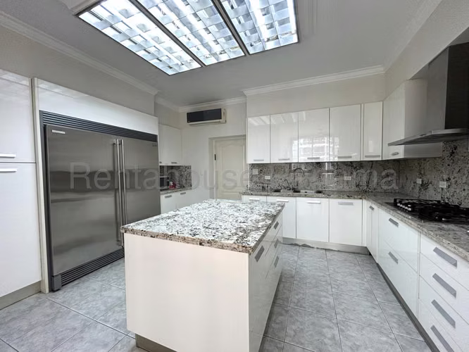 Vendo Apartamento de 430 m² en PH The Mirage, Paitilla 26-7588GG