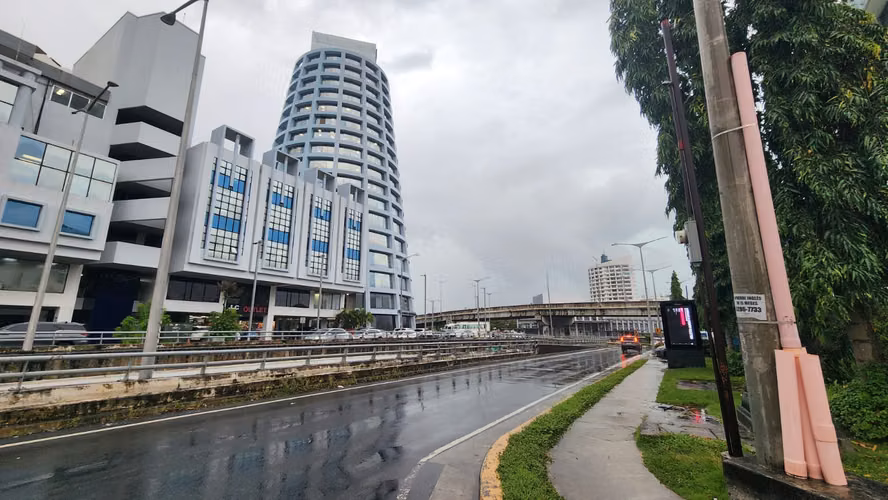 Edificio Comercial en Urb. Los Angeles