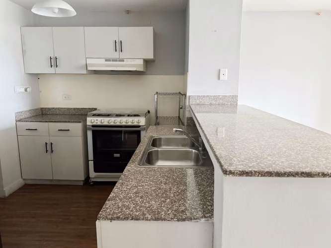 Se alquila apartamento amueblado en Condado del Rey - Imagen 9