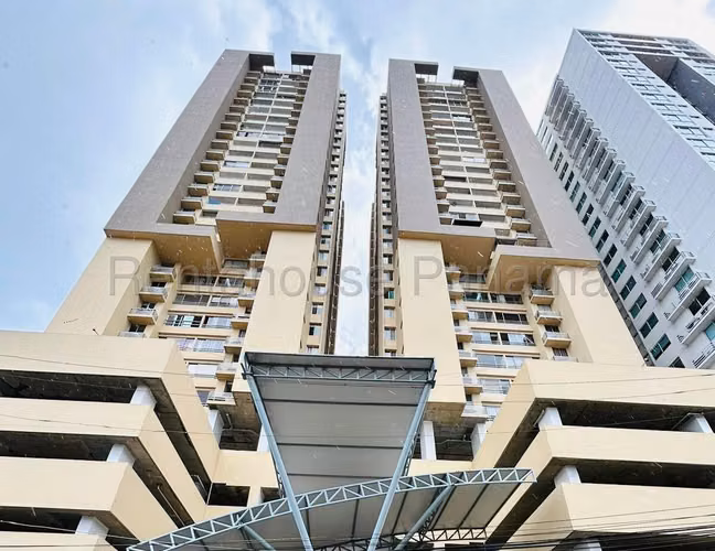 Apartamento en Venta en 12 de Octubre. VICTORIA HILLS