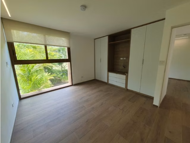 Moderno Town Houses en Clayton Heights de 3 niveles