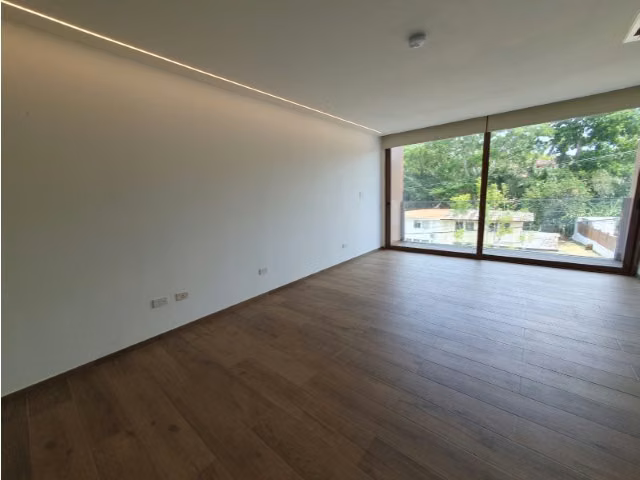 Moderno Town Houses en Clayton Heights de 3 niveles
