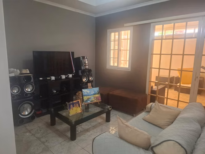 Se vende casa es San Antonio