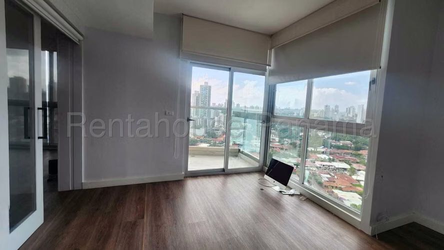 Se Alquila Apartamento en Coco del Mar VLU26-7984