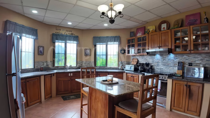 Se Vende Casa de Montaña con vista panorámica en Sorá
