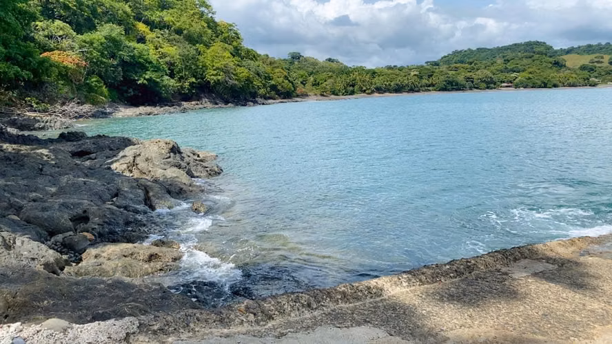 Venta de Lote Titulado Frente al Mar en Playa Bucaro, Tonosí