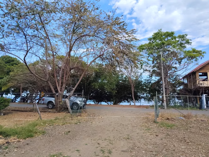 Venta de Lote Titulado Frente al Mar en Playa Bucaro, Tonosí
