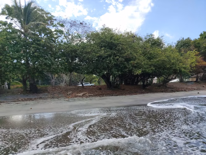 Venta de Lote Titulado Frente al Mar en Playa Bucaro, Tonosí