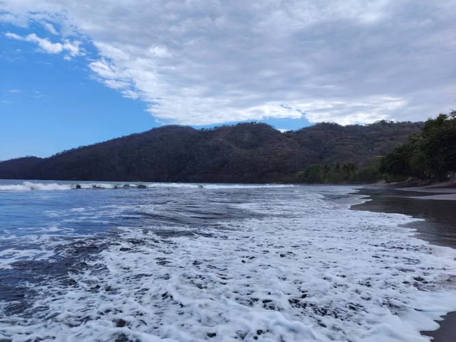 Venta de Lote Titulado Frente al Mar en Playa Bucaro, Tonosí