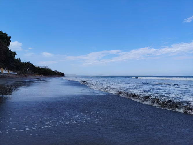 Venta de Lote Titulado Frente al Mar en Playa Bucaro, Tonosí