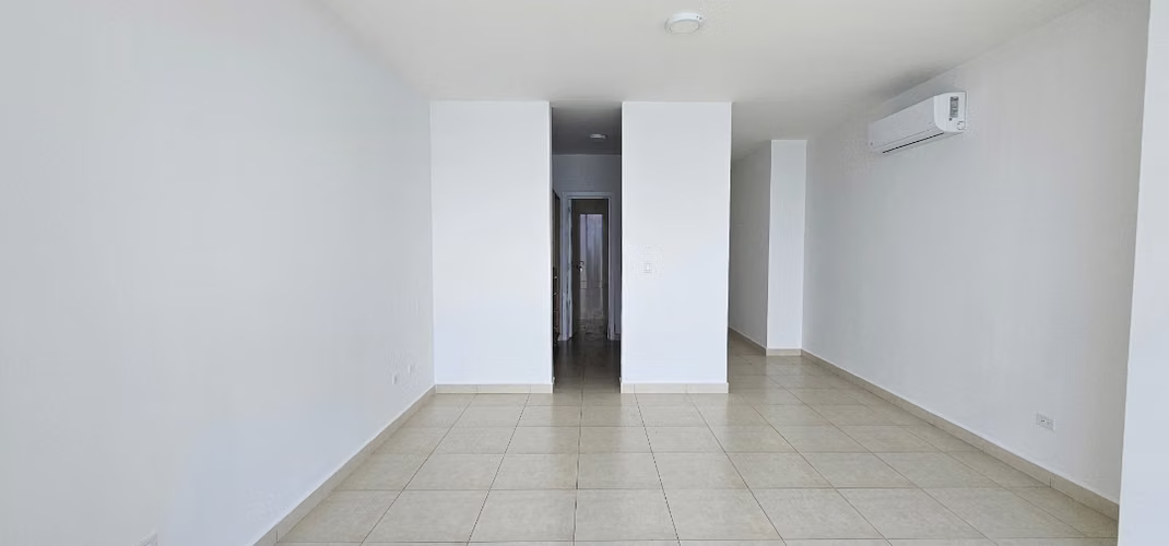 APARTAMENTO FRENTE AL MAR CON LINEA BLANCA