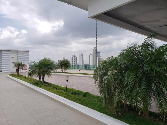 Venta de Oficina Comercial en Costa del Este Ph Plaza del Este 1413 mts PD