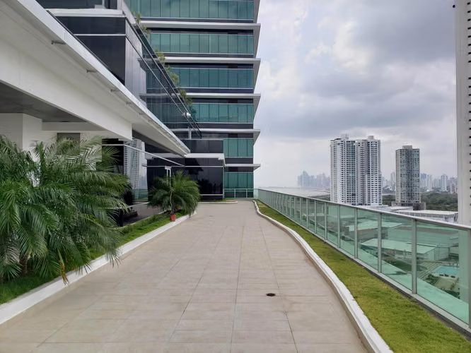 Venta de Oficina Comercial en Costa del Este Ph Plaza del Este 1413 mts PD