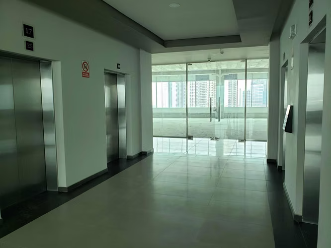 Venta de Oficina Comercial en Costa del Este Ph Plaza del Este 1413 mts PD